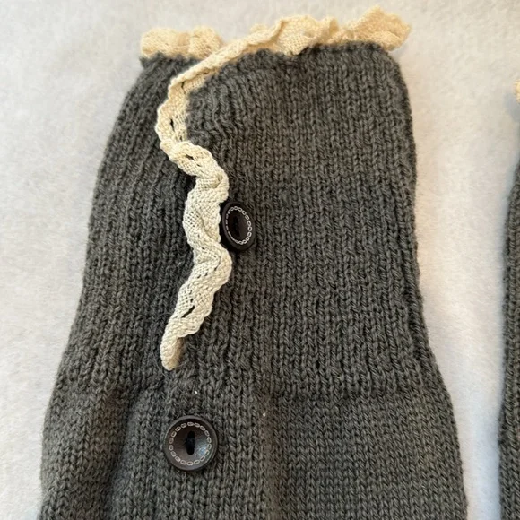 Women's Leg warmers Gray Cream Buttons Lace NWOT slouchy knit boots - Picture 2 of 9